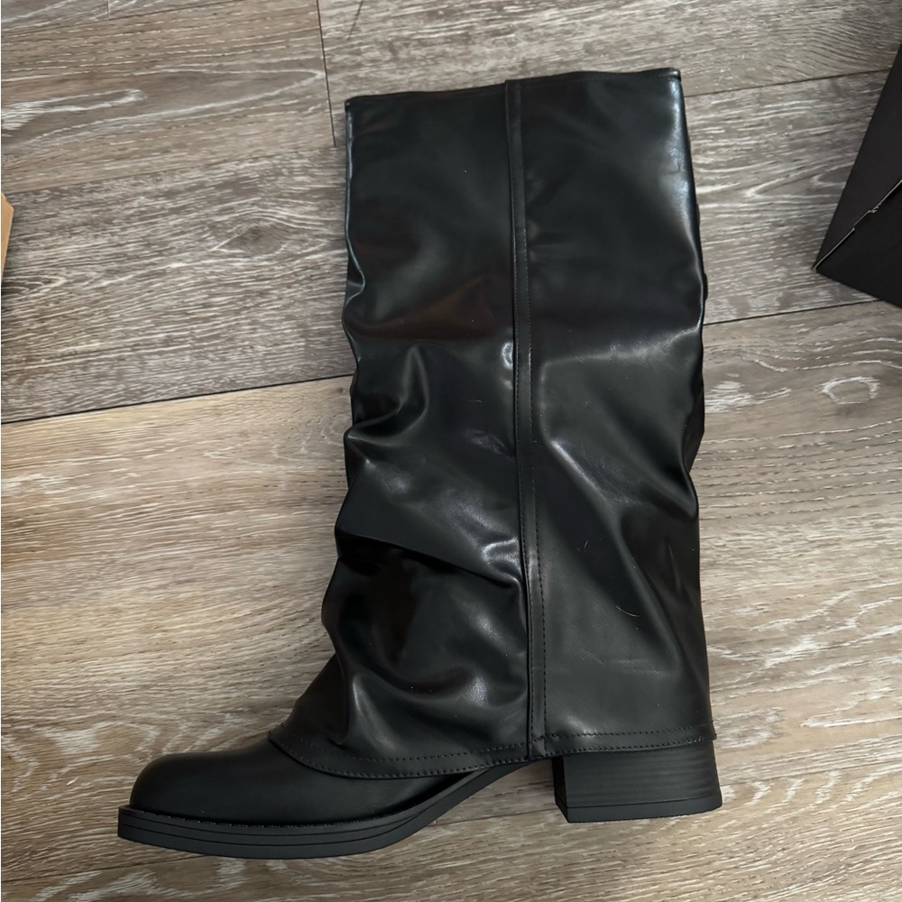 NWT Stylish Black Women's Boots - Picture 3 of 6